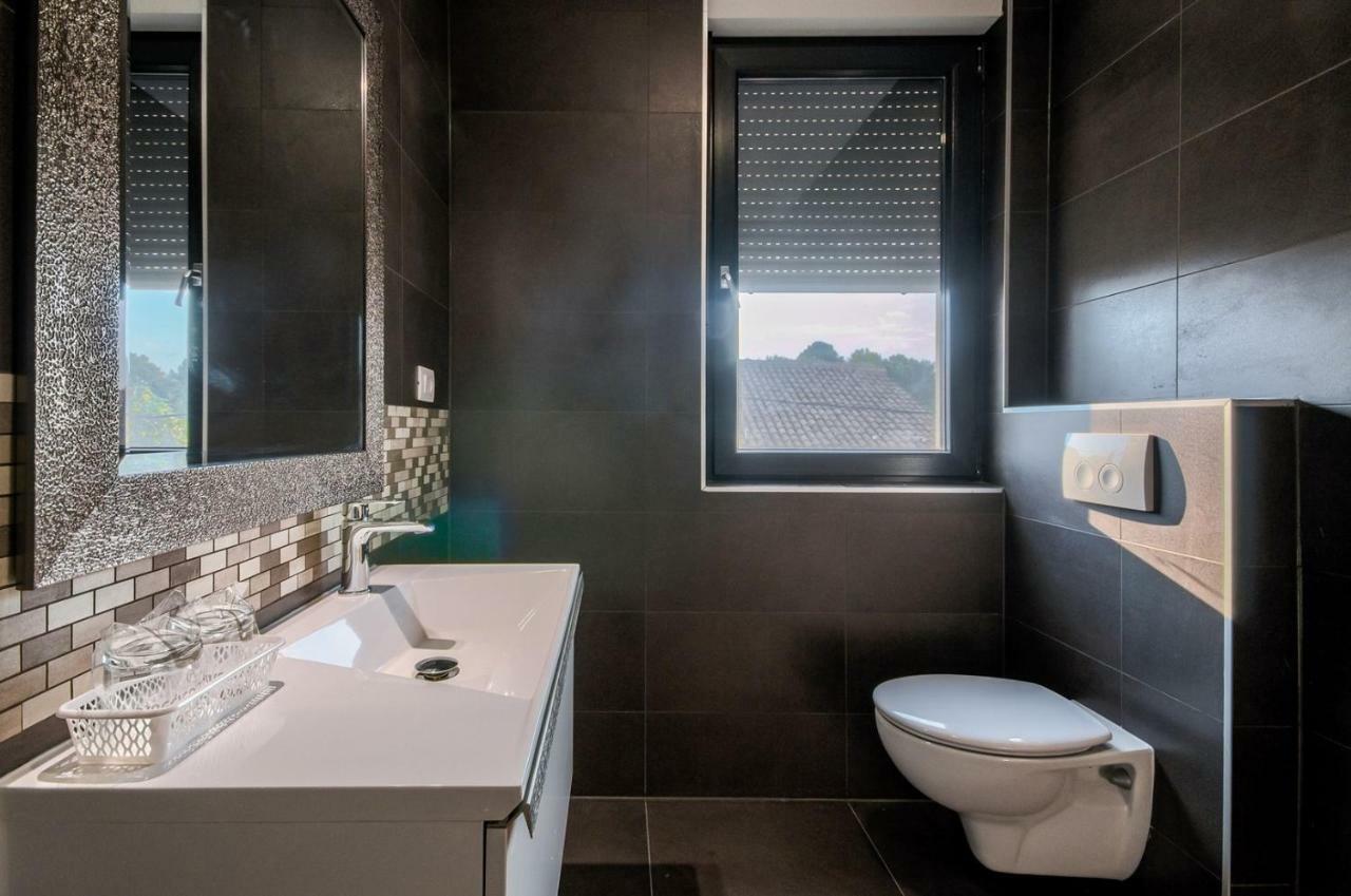 Rooms K&T Sea Side Luxury بولا المظهر الخارجي الصورة